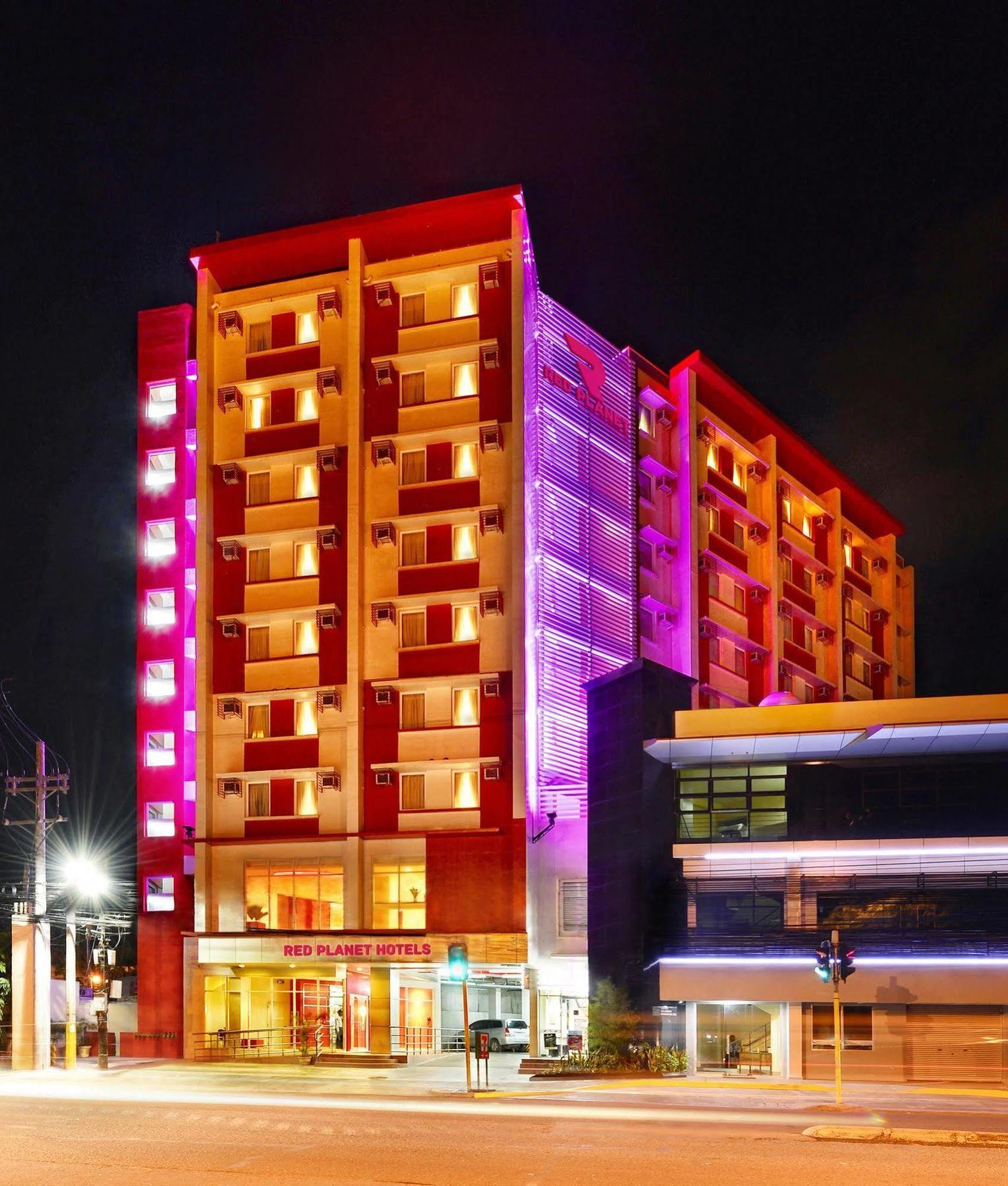 Red Planet Cebu Hotel Екстериор снимка