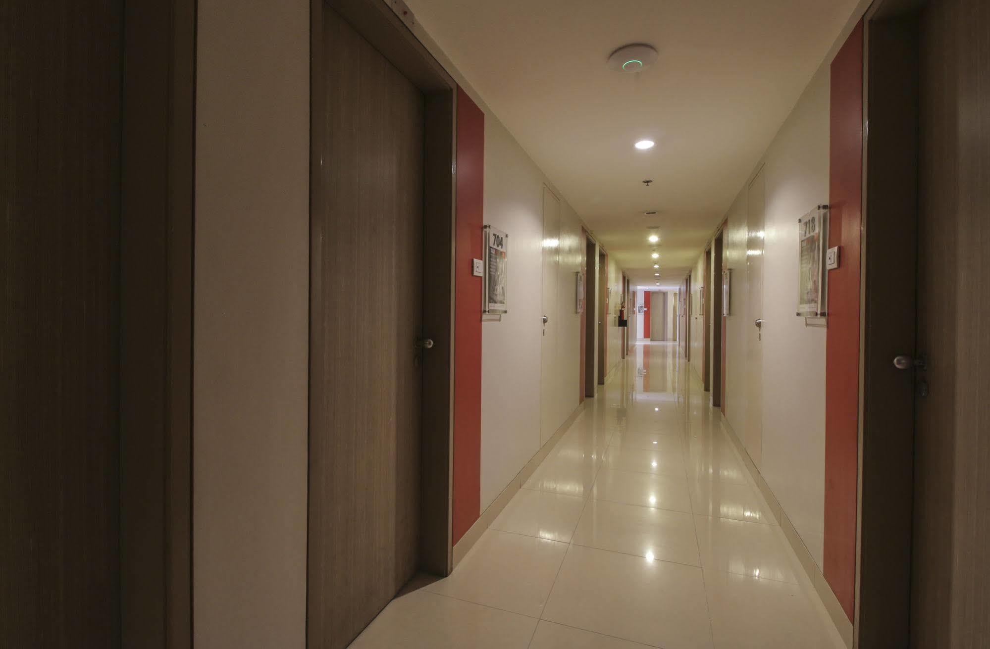 Red Planet Cebu Hotel Екстериор снимка